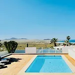 Canaryislandshost I Marquesa Villa Famara